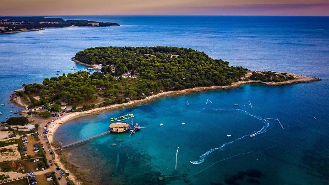 Modern 2-Bedroom Apartment Near The Beach Pula Croacia