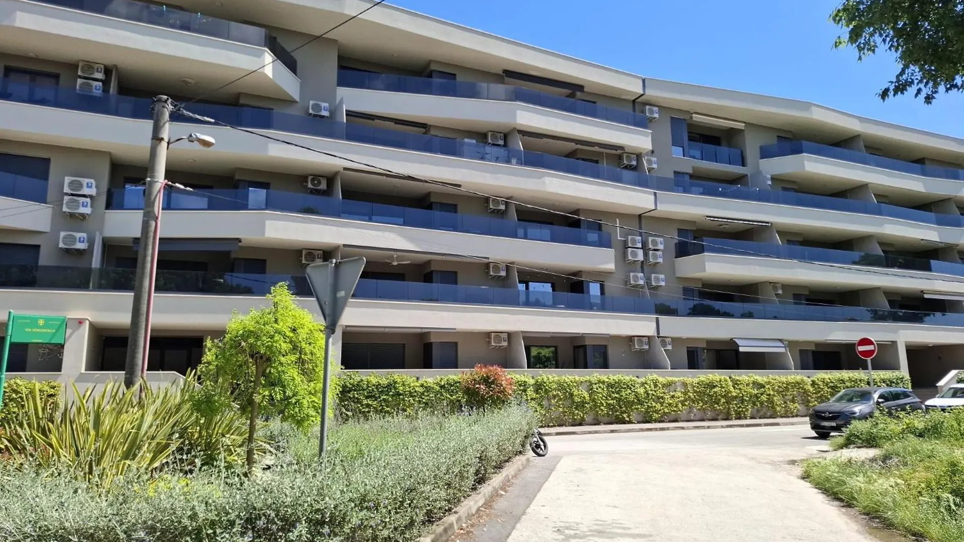 Modern 2-Bedroom Apartment Near The Beach Pula Croacia
