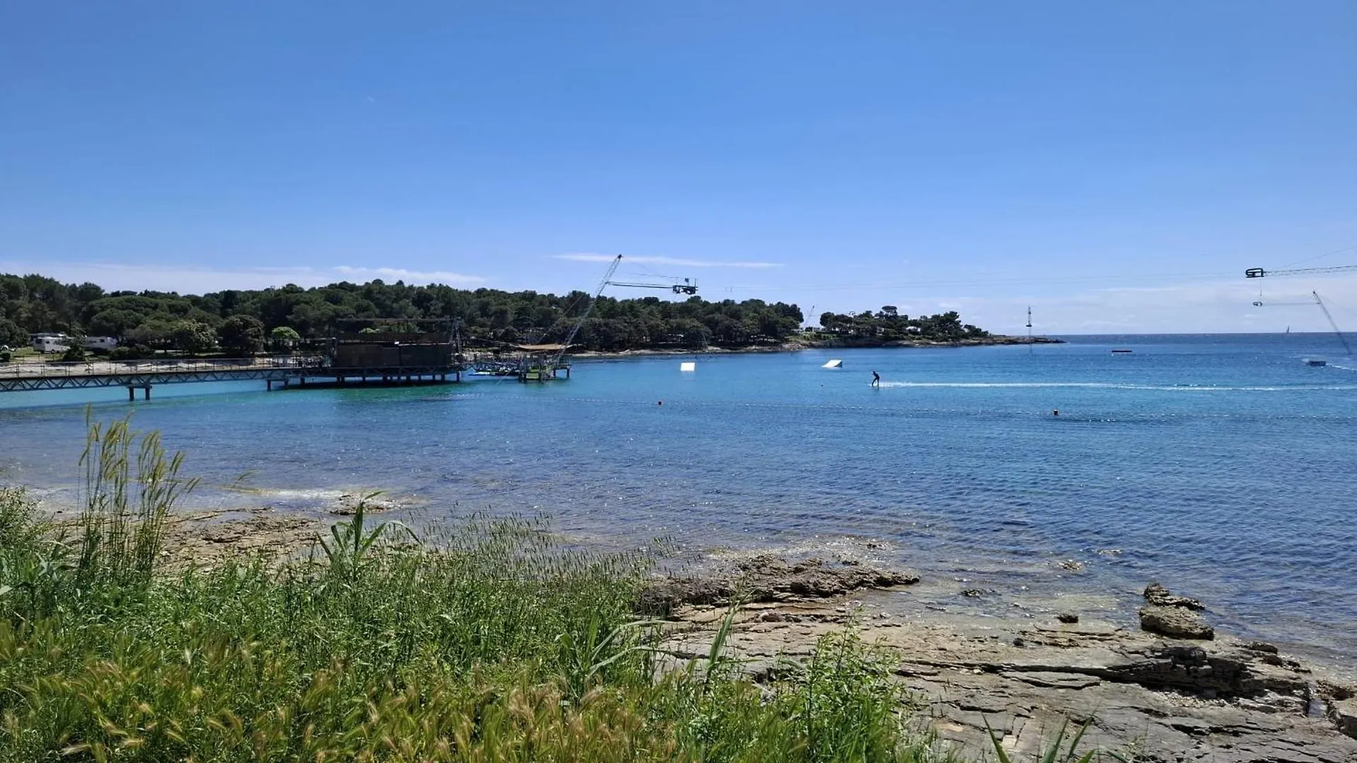 Modern 2-Bedroom Apartment Near The Beach Pula