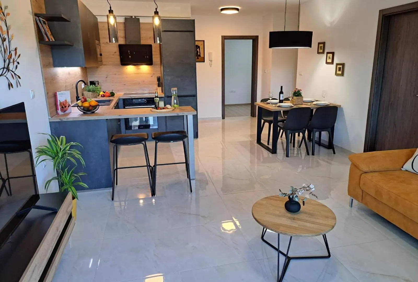 Modern 2-Bedroom Apartment Near The Beach Pula 0*,