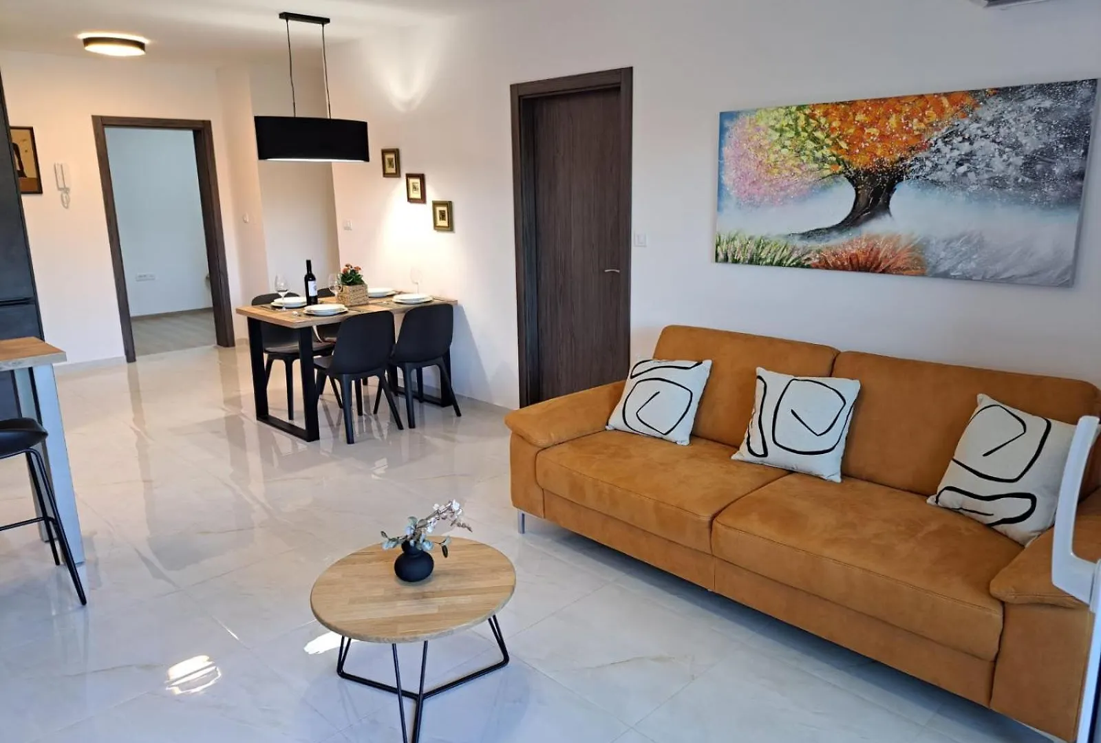 Modern 2-Bedroom Apartment Near The Beach Pula